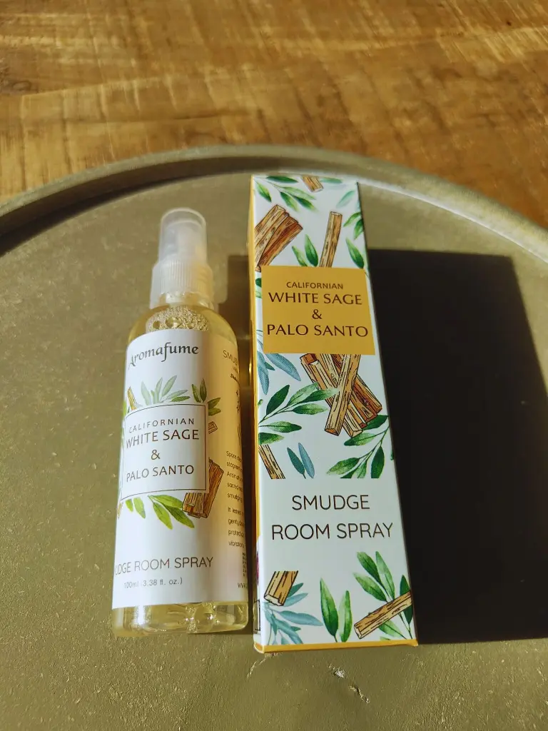 smudge spray.webp